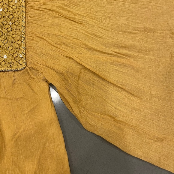 Free minds Peasant top with butterfly sleeves. - Picture 3 of 5